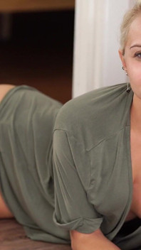 Tits on Show - JOI