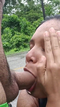 Showing My Tits on the Road and Giving Blowjob to My Driver