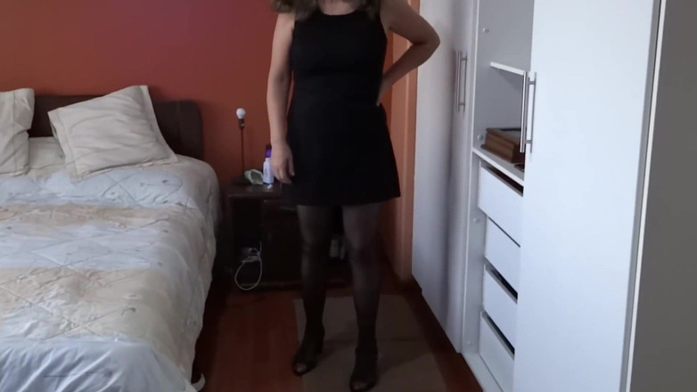 Ardientes69: Eu me visto para ir trabalhar, mas meu marido me...