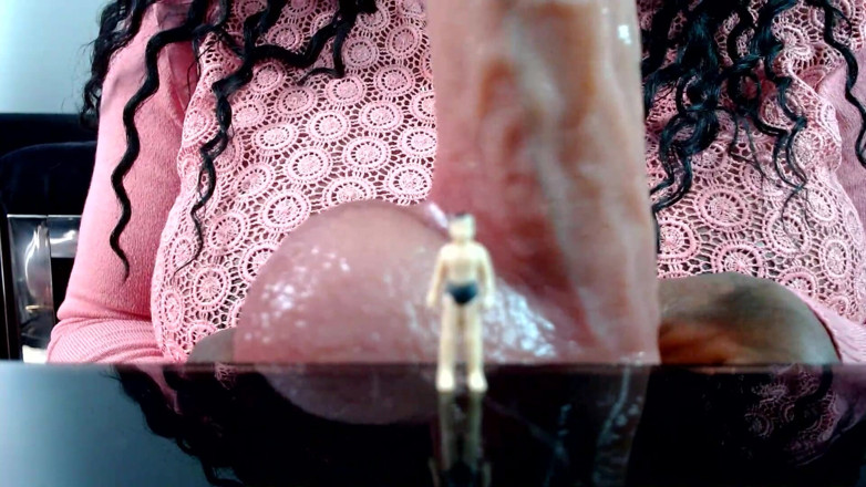 Maeling: Macro Man Got Cock Comparison - Ebony