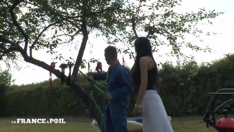 Girls Bang: Tato kouřící francouzská arabská Beurette je nevěrná žena v domácnosti, která...