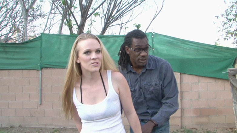 Black Monstercock Force: Stripper blanca es follada por bbc