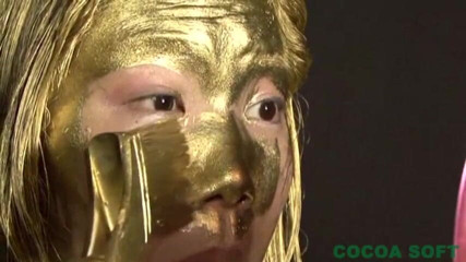 Cocoa Soft: Paint your whole body in gold