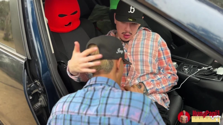 Hung Papi: Großer schwanzlutscher schluckt spermaladung gut bestücktes papi, gay-cruisen