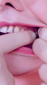 Guanti in lattice video asmr. Feticcio dentista. Arya Grander
