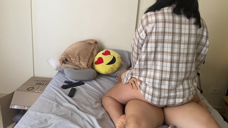 zoemelissa: Giornata del sesso missionario lesbico, strofinando le nostre fighe succose...