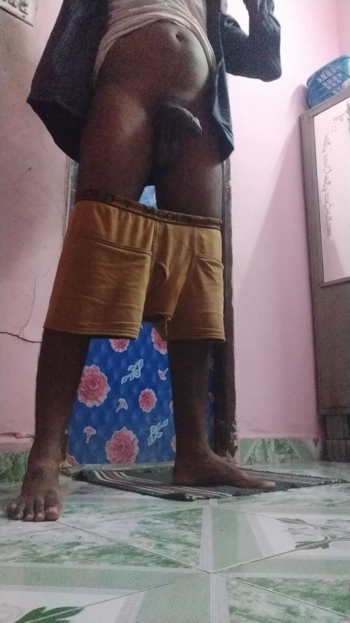 Tamil 10 inches BBC: Tamil10inchesbbc seksi elbise değiştirme seansı