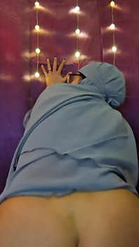 JOI Watch How Dildo Does It Better Than You Mia Niqab