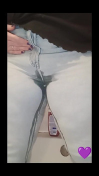 尿裤子里