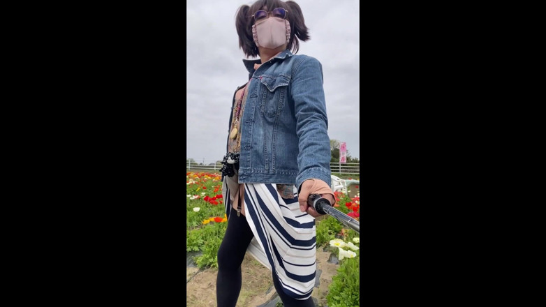 megu2002: No195 花畑でタックおまんこ晒し