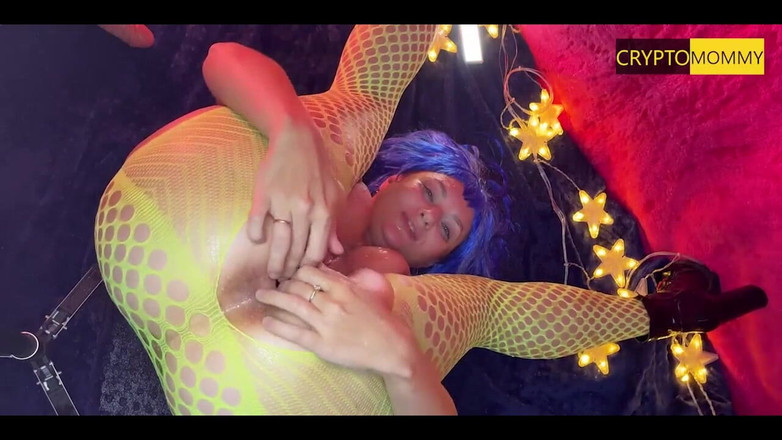 Crypto Mommy: 당신은 택배로 밝은 창녀를 주문할 것인가?