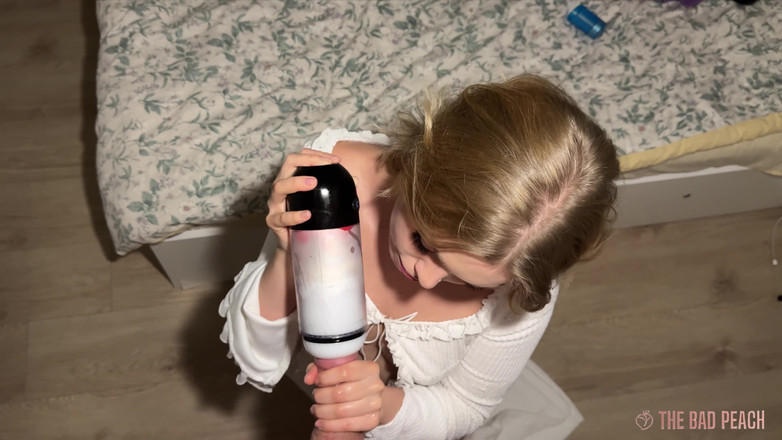 Ashby Winter: 어느 쪽이 더 나은가요? 입이야, 장난감이야?