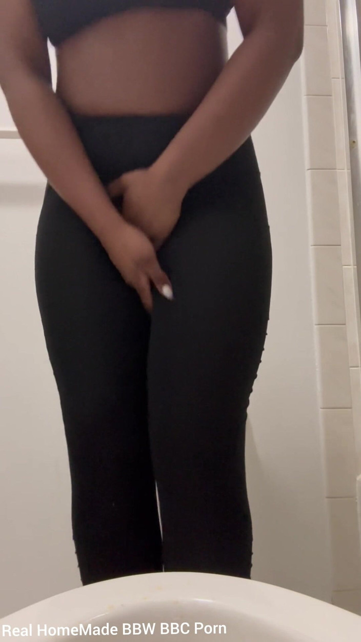 Super sexy ebony cuties: Desperate for a Wee Cutting My Legs Pissing POV in...