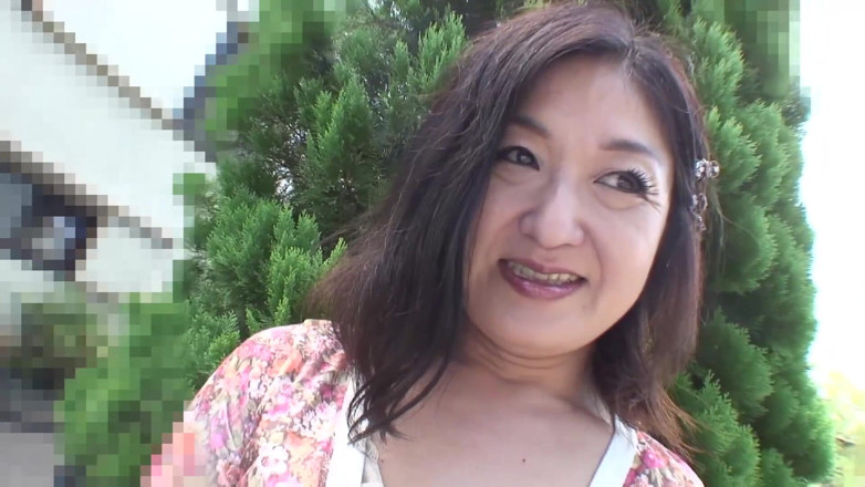Asian Mature Climax: สาวผมน้ำตาลเซ็กซี่ถอดเสื้อผ้าโชว์ตัวในบ้าน