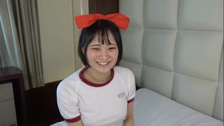 japan banana: かわいい日本の18歳の女子学生がフェラチオと中出しセックスハメ撮り 無修正