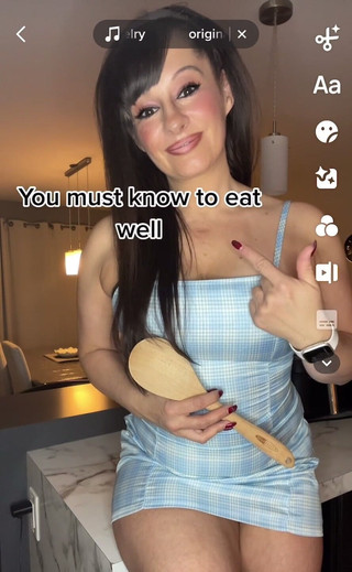 MiaCoulis: Co očekávat, když budete randit se sexy mámou !!