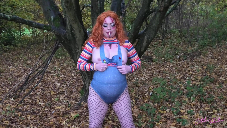 Catalia's Extreme Kink Fetish Domination Vids!: Catalia Merokok Berdandan Dalam Cosplay