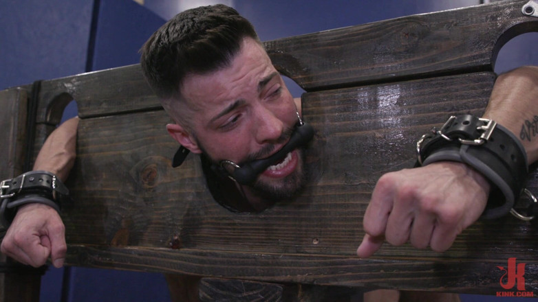 Kinky Bites Gay: spust dziwka Johnny Ford i Casey Everett Raw