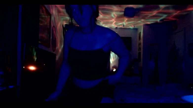 Alli Anderson: Room Like a Club