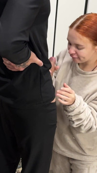 Cea Mai Bună Prietenă a Surorii Mele Vitregoase Tocmai a Împlinit 18 Ani Și a Vrut Să Fie Futută Cu Vedere La Persoana 1