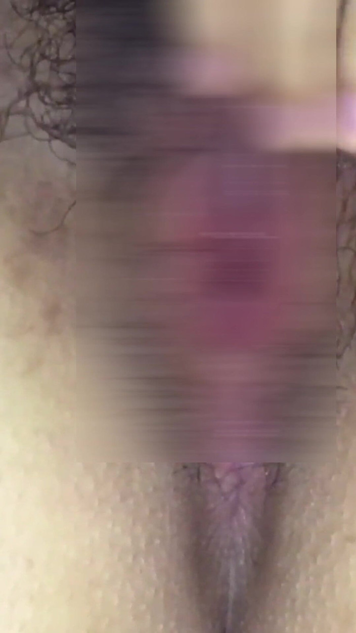 yellowsubmarine: कैमरे के सामने मास्टरबेटिंग