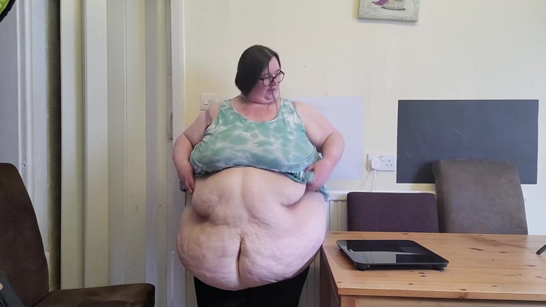 SSBBWLadyBrads: Břicho zvážit v boku