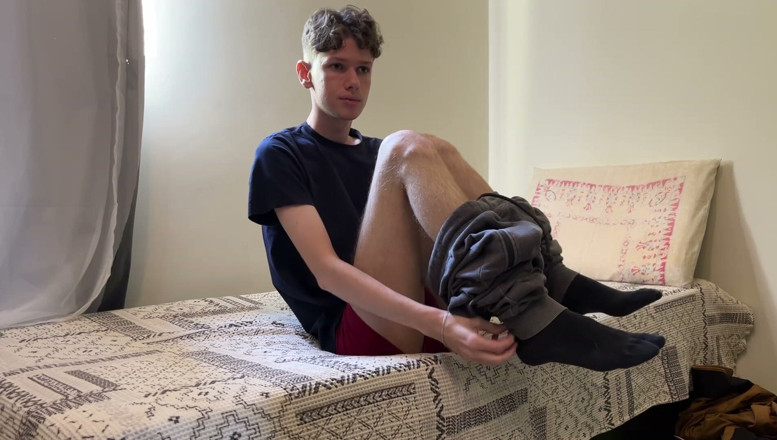 Kedoimath: Skinny Jaw Cracks with Cock Size