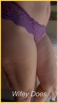 Wifey Shows Her Perfect Ass in Her Sexy Lingerie