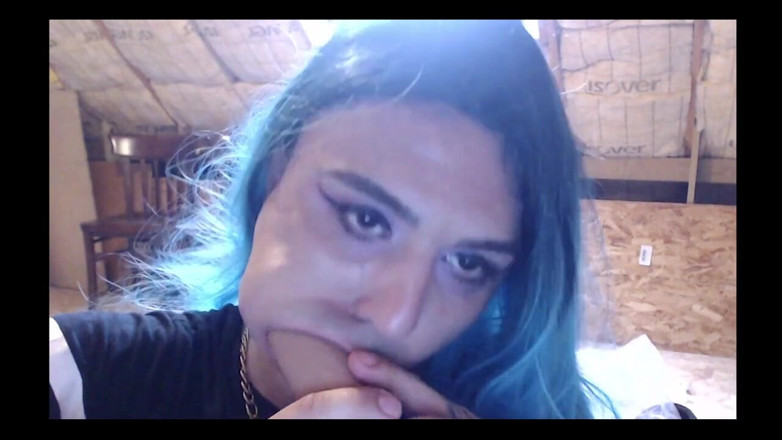 Lisa Rhea Deville: Femboy Sissy děvka saje Dldo Doufá, že skutečný čůrák líže
