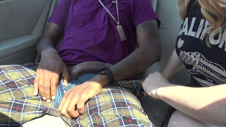 Shaundam: 흑인 대박 자지 뒷좌석 빨기