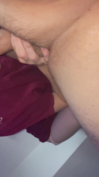 Freundin gibt mir zu hause einen blowjob