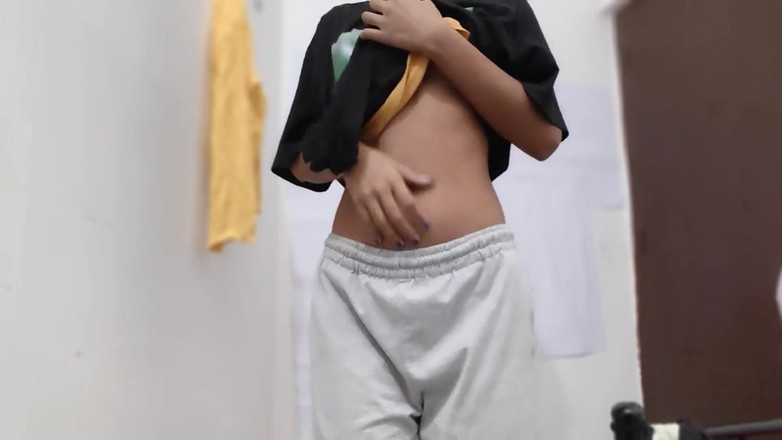 desigirl93: 和展示阴户的美丽女孩的视频通话