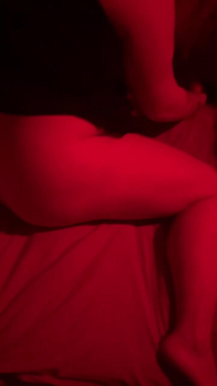 Nofaceguy09: Aldatan evli kadın kocalarının en iyi arkadaşını sikiyor