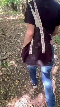 Bú nhanh skank trong rừng