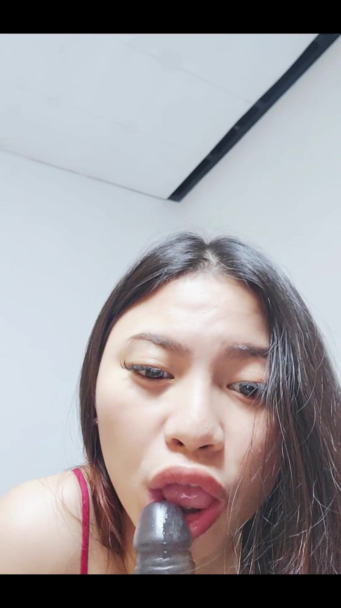 Cherrryblisss: Aku dikunci (terkunci)