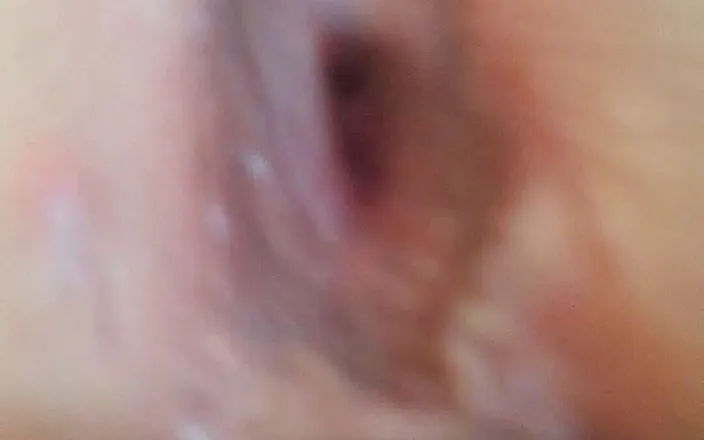 Mia99: Horny pussy with plug in ass