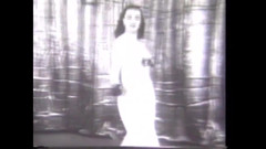 The Unforgettable: 춤추는 것은 그녀의 옷을 벗는다