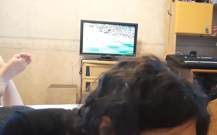 Disciplinater: Curva sclavă efeminată din partea de jos își servește proprietarul ca...