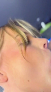 Hooters-meisje Coco Lovelock werd in haar mond geneukt