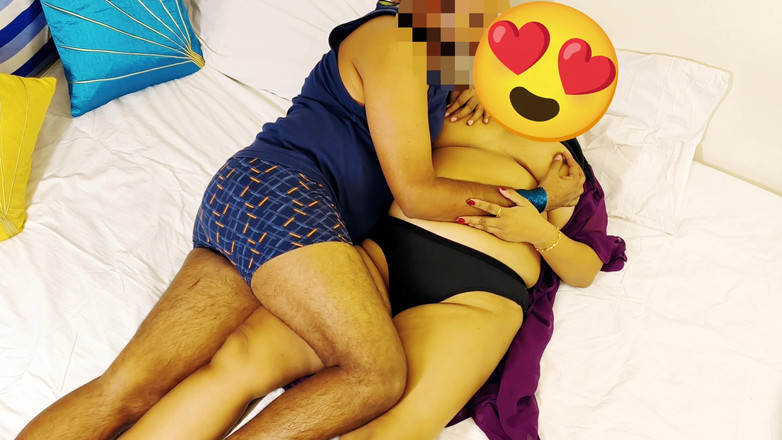Archna: कई वर्षों के बाद पूर्व प्रेमी के साथ भारतीय भाभी का सेक्स (हिंदी ऑडियो)