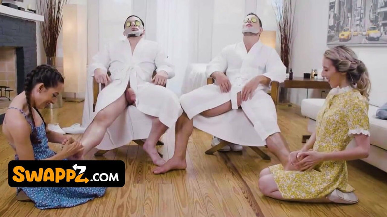 Swappz: 찐 자지를 원하는 마른 의붓 딸