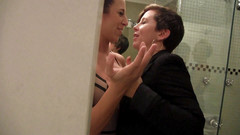 Lesbian Illusion: Real lesbianas momentos mojados!