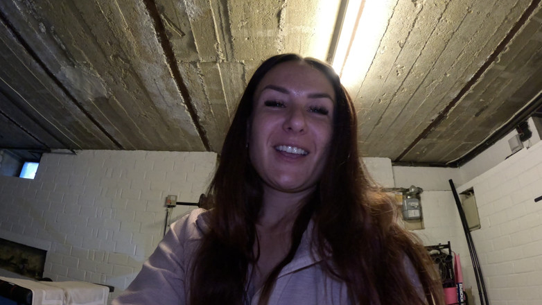 REELL - The cute Girl next door _ FemDom Reality: Mit Meinen Neuen Holz-mules Zertrümmer Ich Seine Teure Briefmarkensammlung!