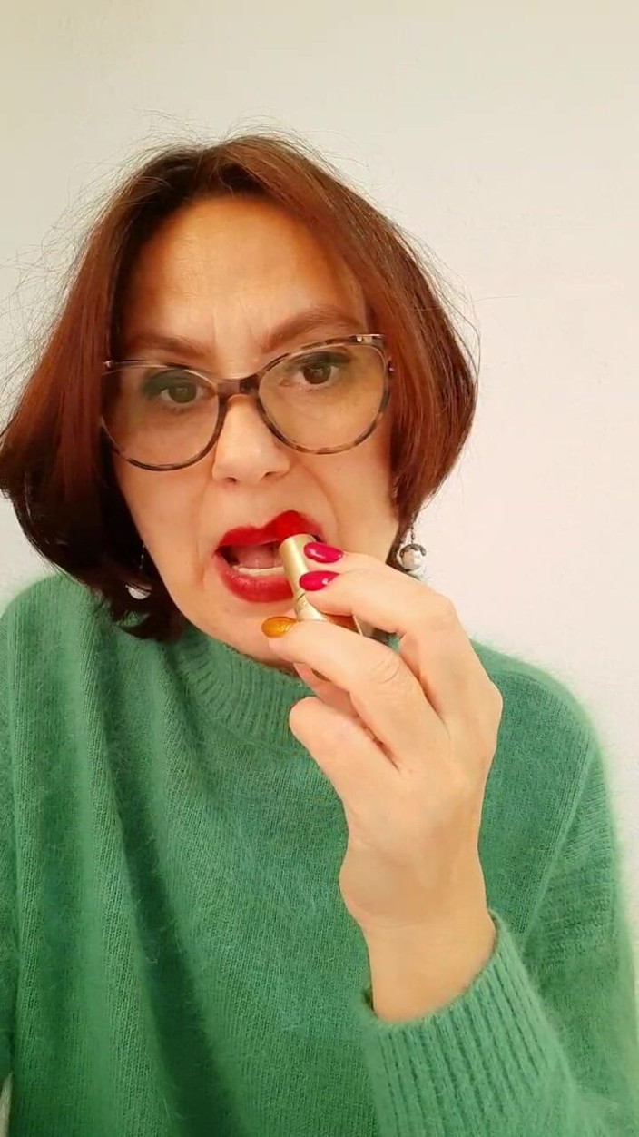 ANGELA_LADY: Encore une leçon de biologie avec un prof à forte poitrine,...