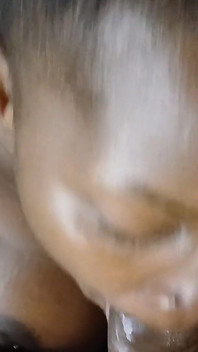 Un homme stupide excité bien sûr je sais que tu aimerais m’éjaculer dessus en me disant d’aller plus loin en suçant ta bite - mastermeat1