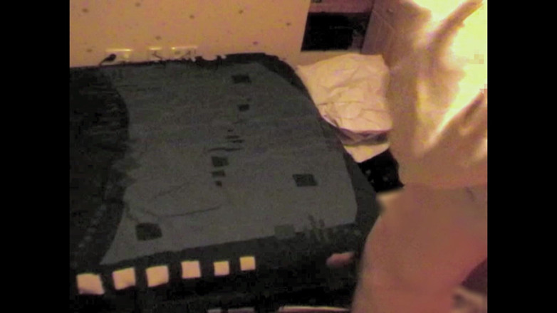 Mark Hannes: Bonggol bogel melancap dengan pawagam kepala yang bagus