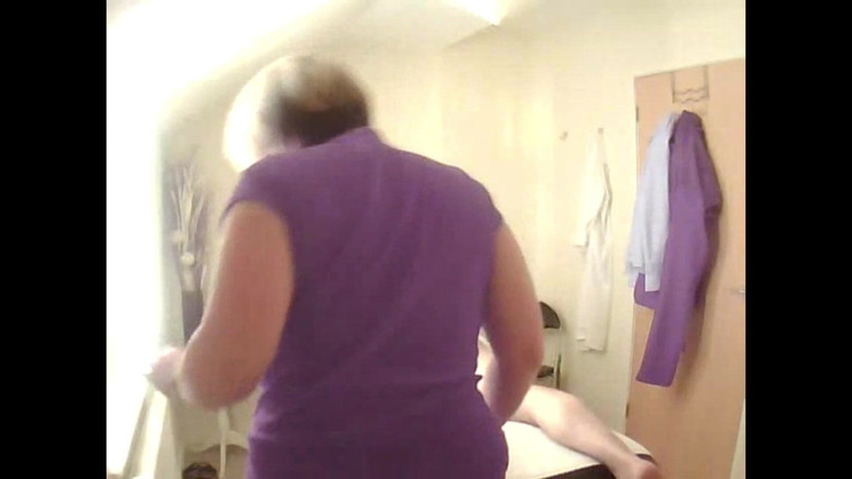 Dogging after dark: 按摩和慢口交