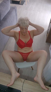 MILF Stygg Slampa Och Slampa Vill Bli Knullad