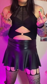 Trans kız Emma Ink büyük yarağıyla mastürbasyon yapıyor