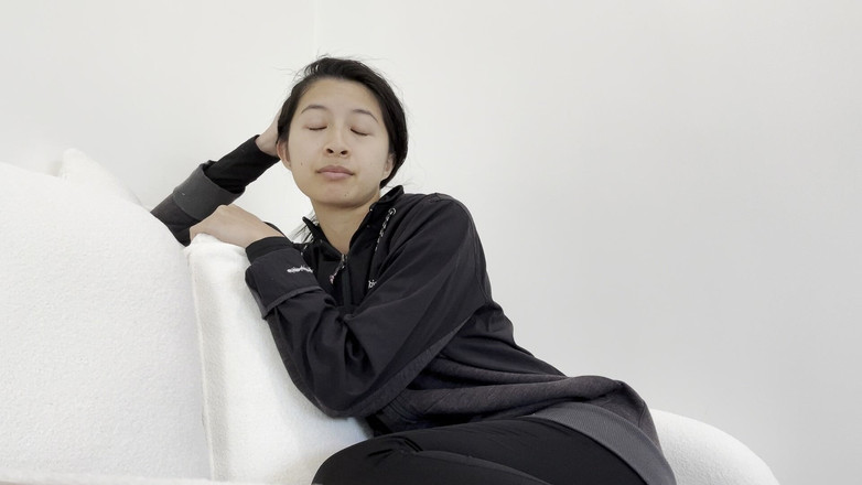 Felicity Azura: Asiática proprietária CFNM